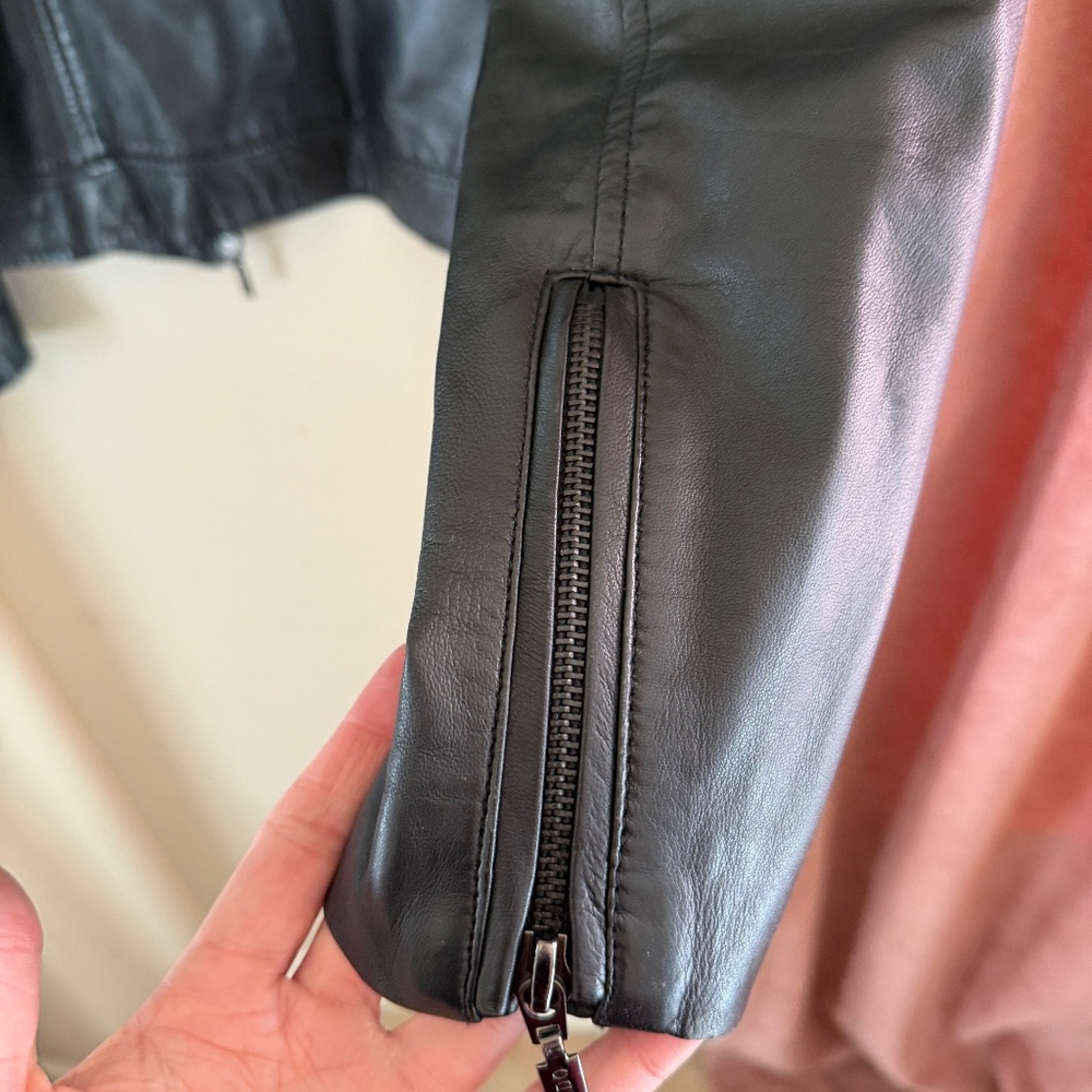 Bernardo Black Lightweight Leather Jacket with Fitted Silhouette 1x - Picture 5 of 5
